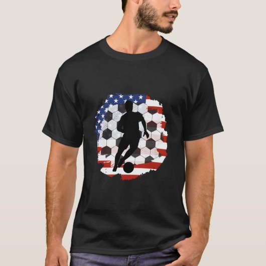 アメリカ国旗サッカー 4th of July 誇り高きサッカー選手 Tシャツ (正面)