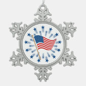 アメリカ国旗スターバスト花火7月4日 スノーフレークピューターオーナメント (正面)