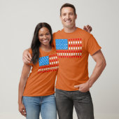アメリカ国旗ビアポン面白い7月4日ギフト Tシャツ (ユニセックス)