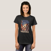アメリカ国旗ラブラドール愛国犬7月P日4日 Tシャツ (正面フル)
