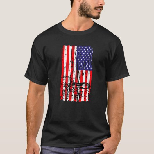 アメリカ国旗 アメリカ トラクター 農場 牛 Tシャツ (正面)