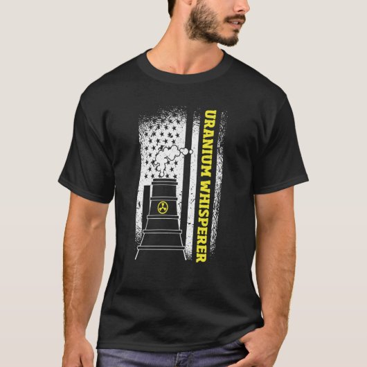 アメリカ国旗 ウランに詳しい原子力技師 Tシャツ (正面)