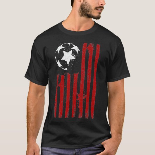 アメリカ国旗 サッカー ボール 荒れた状態 Tシャツ (正面)