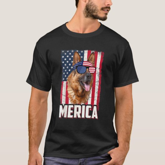 アメリカ国旗 メリカ ジャーマンシェパード 7月4日 Tシャツ (正面)