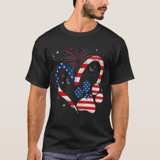 アメリカ国旗 愛国心あふれる犬と猫の肉球 7月4日 Tシャツ