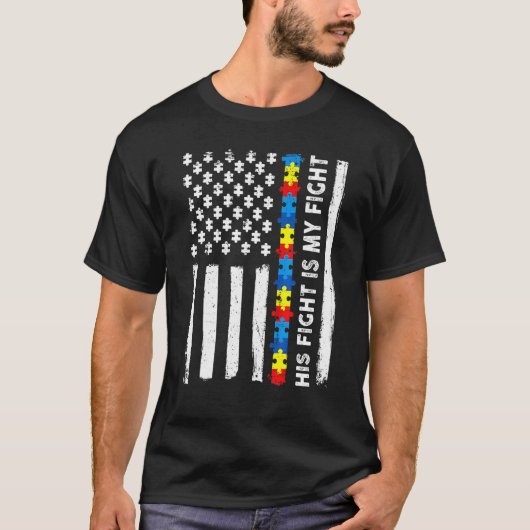 アメリカ国旗 自閉症啓発 パズル 彼の闘いは Tシャツ (正面)