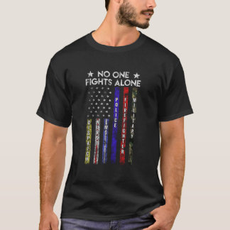 アメリカ国旗 薄線 ミリタリー ポリス 看護師 孤軍奮闘 Tシャツ