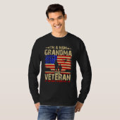 アメリカ国旗Nothingが母のおばあちゃんとVを怖がる Tシャツ (正面フル)