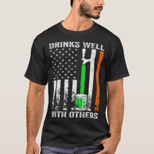 アメリカ国旗St Patrick s DayビールドリンクWell Wi Tシャツ