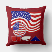 アメリカ国旗USAサッカーボール赤い背景 クッション (裏面)