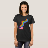 アメリカ国旗Wavy Rainbow ROYGBIVプライドin USA Ra Tシャツ (正面フル)