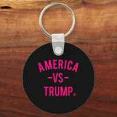 アメリカ対トランプ - アメリカ対トランプ キーホルダー (正面)