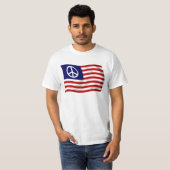 アメリカ平和のサインの旗プリントTシャツ Tシャツ (正面フル)