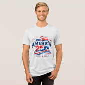 アメリカ建国250周年記念 1776–2026 トライブレンドTシャツ (正面全面)