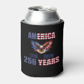 アメリカ建国250年 - 愛国心あふれるイーグル 1776-2026 USA 缶クーラー (缶正面)