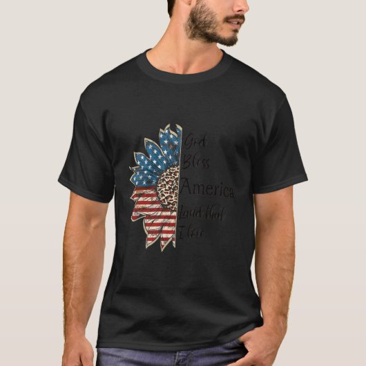 アメリカ愛国心を持つ7月アメリカ国旗を祝福 Tシャツ (正面)