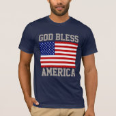 アメリカ愛国的な旗神がアメリカTシャツを祝福 Tシャツ (正面)