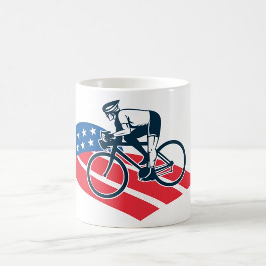 アメリカ愛国的サイクリングアメリカ国旗の自転車ライダー コーヒーマグカップ (中央)