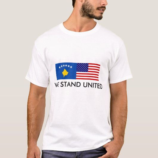アメリカ旗、Flag_of_Kosovo、私達は統一されたに立ちます Tシャツ (正面)