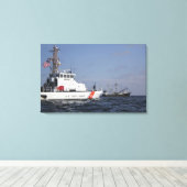 アメリカ沿岸警備隊のマーリンは海をパトロール キャンバスプリント (インサイチュ (ウッドフロア))