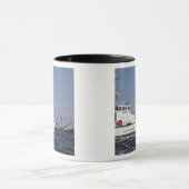 アメリカ沿岸警備隊のマーリンは海をパトロール マグカップ (中央)