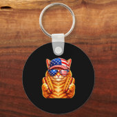 アメリカ独立記念日のホットドッグ猫　面白い愛国猫　アメリカ合衆国 キーホルダー (正面)