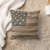 アメリカ独立記念日のヴィンテージな星条旗の石壁 クッション (ブランケット)