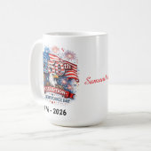 アメリカ独立記念日250周年記念 1776 - 2026 コーヒーマグカップ (正面左)