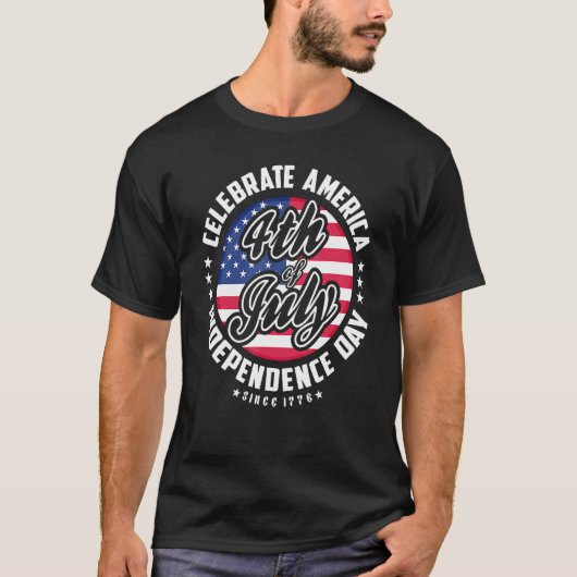 アメリカ独立記念日7月4日祝アメリカ4日 Tシャツ (正面)