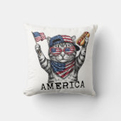 アメリカ独立250周年記念 愛国的なストライプ柄の猫 クッション (正面)