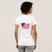 アメリカ独立250周年記念 愛国的なストライプ柄の猫 Tシャツ (裏面フル)