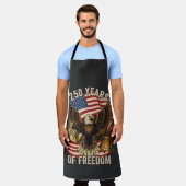 アメリカ独立250周年 1776-2026 エプロン (着用した状態)