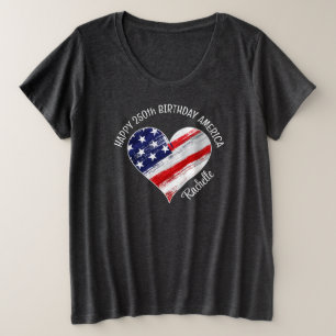 アメリカ生誕250年おめでとう ハート型旗 名前入り プラスサイズTシャツ