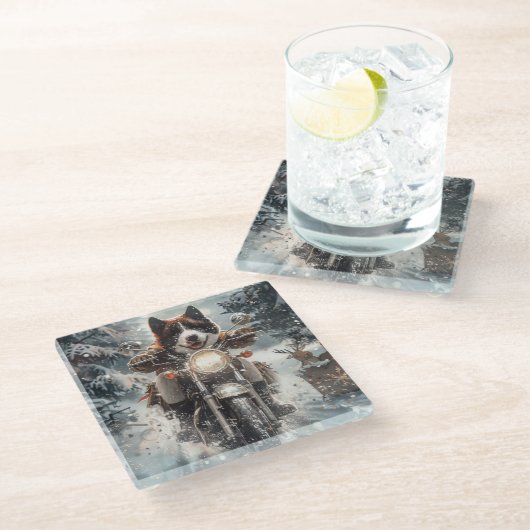 アメリカ秋田犬がオートバイクリスマスにライディング ガラスコースター (アングル)