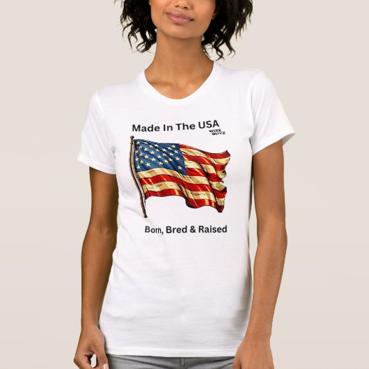 アメリカ製の愛国的Tシャツ（宣言付き） Tシャツ (正面)