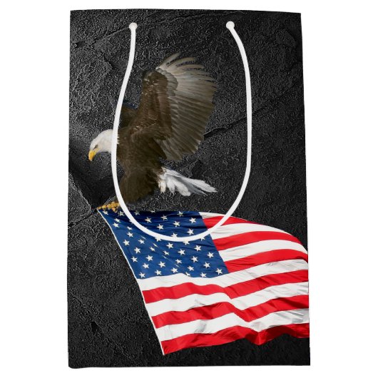 アメリカ飛んでいる国旗を掲げたハゲのワシ ミディアムペーパーバッグ (正面)