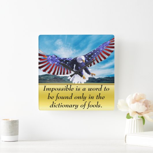 アメリカ飛んでいる国旗を掲げた空のハゲのワシ スクエア壁時計 (ホーム)