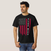 アメリカ黒人旗で作られた驚くべき外出 Tシャツ (正面フル)