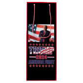 アメリカ2024年のファーストトランプ ワインギフトバッグ (正面)