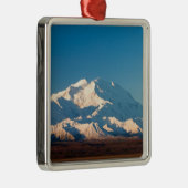 アメリカ、アラスカのN.A. デナリのマッキンリー山 メタルオーナメント (右)