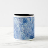 アメリカ、アラスカ州、NA。氷河が崩れ落ちて水に入る ツートーンマグカップ (中央)