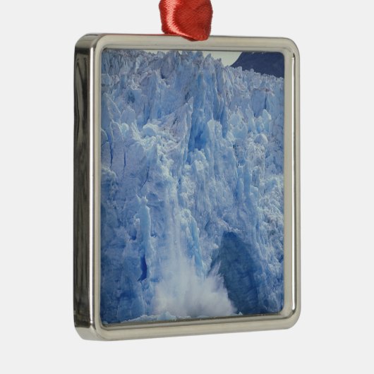 アメリカ、アラスカ州、NA。氷河が崩れ落ちて水に入る メタルオーナメント (右)