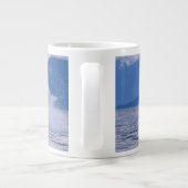 アメリカ、アラスカ、トンガス国有林、背中 ジャンボコーヒーマグカップ (裏面)