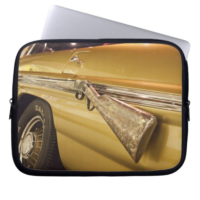 アメリカ、アラバマ、トスクンビア。アラバマミュージックホール ラップトップスリーブ (正面)