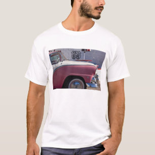 アメリカ、アリゾナ州、ウィリアムズ。ルート66の街、1950年代 Tシャツ