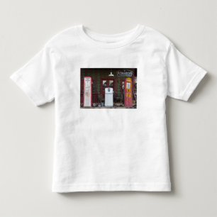 アメリカ アリゾナ州。クロライド・ゴーストタウン、古いガソリン トドラーTシャツ