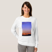 アメリカ、アリゾナ州、グランドキャニオン国立公園。空の月が Tシャツ (正面フル)