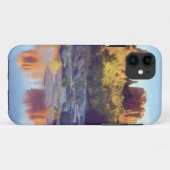 アメリカ、アリゾナ州、セドナ。大聖堂の岩が映る Case-Mate iPhoneケース (裏面(横))