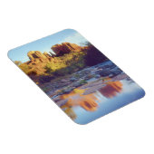 アメリカ、アリゾナ、セドナ。大聖堂の岩の反射 マグネット (右側)