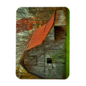 アメリカ、インディアナ州。農村風景、つる植物被覆納屋 マグネット (縦)